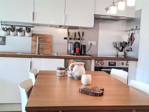 Eldhús eða eldhúskrókur á Apartment Apollo 2 by Interhome +9 myndir