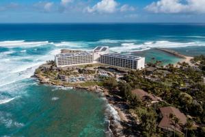 une vue aérienne sur le complexe d'excellence punta cana dans l'établissement KBM Resorts FREE CAR Kuilima Estates 1-Bedroom Condo with Golf Course view Inside Turtle Bay KUL-E117, à Kahuku