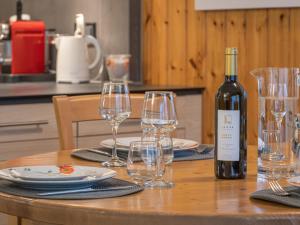 Thức uống tại Apartment Eaux-Vives 201 by Interhome