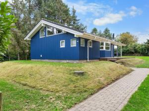 Το κτήριο όπου στεγάζεται  η παραθεριστική κατοικία +23 φωτογραφίες