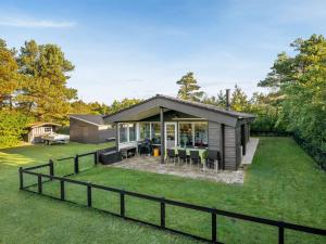 Κήπος έξω από το Holiday Home Sjarlotte - 400m to the fjord by Interhome