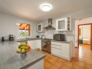 Η κουζίνα ή μικρή κουζίνα στο Villa Marila by Interhome