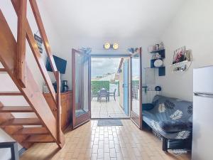 Posezení v ubytování Holiday Home Les Charmilles-15 by Interhome