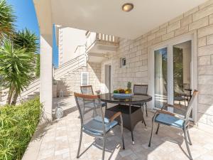 En balkon eller terrasse på Apartment Villa 2 Pools-6 by Interhome + 44 billeder