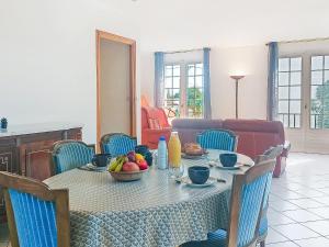 Posezení v ubytování Holiday Home L'Allée by Interhome