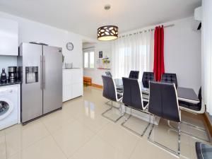 Kuchyň nebo kuchyňský kout v ubytování Villa Maris by Interhome