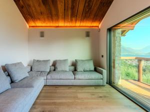 Χώρος καθιστικού στο Holiday Home Woodhouse Domaso by Interhome +45 φωτογραφίες