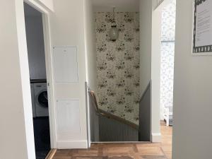 Fotografie z fotogalerie ubytování Top-Floor APT with Balcony & Sea View in Visby v destinaci Visby