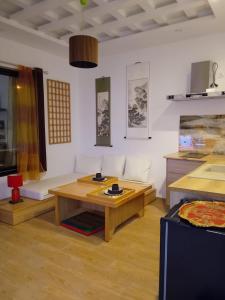 Kuchyň nebo kuchyňský kout v ubytování Osaka