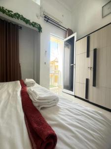 Postel nebo postele na pokoji v ubytování Private Room In Villa 10mins to Nusa Dua Beach Bali