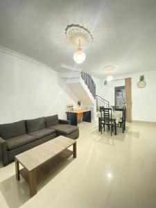 Posezení v ubytování Private Room In Villa 10mins to Nusa Dua Beach Bali + 12 fotografií