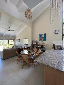 Μια τηλεόραση ή/και κέντρο ψυχαγωγίας στο Ocean Gate House