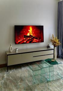 Μια τηλεόραση ή/και κέντρο ψυχαγωγίας στο Mimi homes