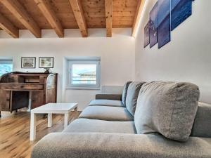 Χώρος καθιστικού στο Apartment Attico by Interhome