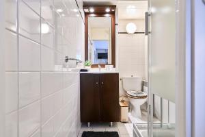 Ένα μπάνιο στο Elegant and cozy Vauban studio