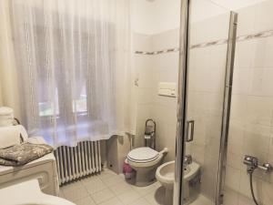 Koupelna v ubytování Apartment Campredos by Interhome