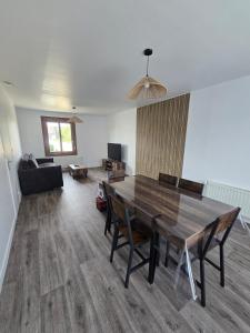 Χώρος καθιστικού στο Villa Fanfan à proximité du circuit des 24H du mans