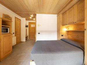 Postel nebo postele na pokoji v ubytování Apartment Residence gli Scoiattoli-4 by Interhome