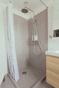 Bilik mandi di Central Tórshavn Home - Close to Attractions