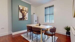 Φωτογραφία από το άλμπουμ του 2-Bed Home at City Centre Access with Free Parking σε Victoria