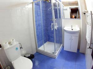 Hotel Sarao 3000 पर एक बाथरूम