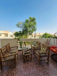 Balkón nebo terasa v ubytování Luxury Villa Upper Portion