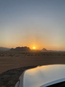 Η ανατολή ή δύση του ηλίου όπως φαίνεται από αυτό το bed & breakfast ή από εκεί κοντά