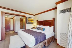 Postel nebo postele na pokoji v ubytování Resort at Everline Resort & Spa #558