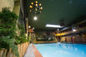 Piscina di McMenamins Anderson School o nelle vicinanze