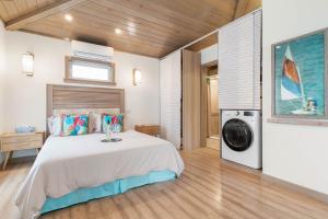 Postel nebo postele na pokoji v ubytování Twin Palms Resort