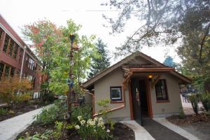 Giardino di McMenamins Anderson School