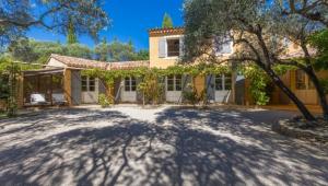 Gallery image of Le Chant du Coeur in Roussillon +85 photos
