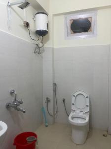 Koupelna v ubytování Hormu Homestay