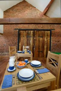 Restaurace v ubytování Old Field Barn Luxury B&B