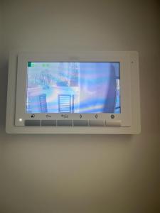 Μια τηλεόραση ή/και κέντρο ψυχαγωγίας στο Villa - Sleeps 6 - Near Local Attractions