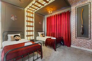 Voodi või voodid majutusasutuse StoreyLake 5Bd Pool 5min walking Clubhouse toas +65 fotot