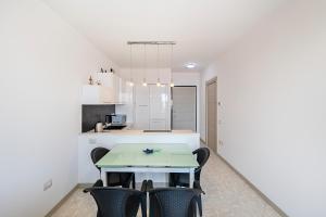 Fotografie z fotogalerie ubytování Garda Si Lake View With Pool v destinaci Desenzano del Garda