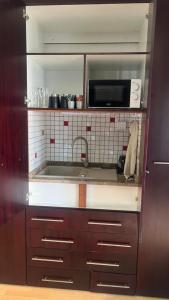 Kuchyň nebo kuchyňský kout v ubytování Urban Oasis Gaborone
