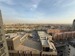 Γενική άποψη της πόλης Stantsiya Kyzyl-Tukumachi ή θέα της πόλης από  αυτό το διαμέρισμα