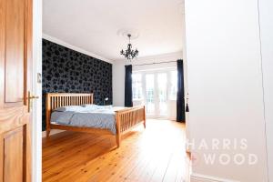 Ένα ή περισσότερα κρεβάτια σε δωμάτιο στο Harvest Close, Marks Tey +2 φωτογραφίες