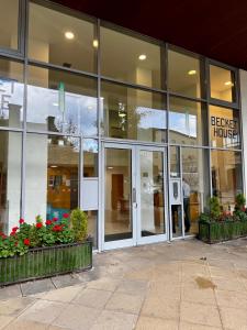 La fachada o entrada de Sky-View Home in Brentwood Essex