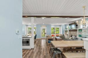 Η κουζίνα ή μικρή κουζίνα στο wave watchers