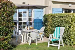 Zahrada ubytování LocaLise - Maison D02 - Vue mer - Accès piscine - Wifi inclus - Draps et lits faits inclus - Face à la plage - Centre et port à 700m