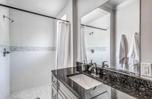 Koupelna v ubytování Binghampton Bungalow - Near Zoo + 87 fotografií