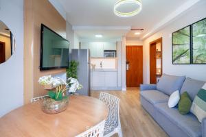 Kuchyň nebo kuchyňský kout v ubytování Acomodações completas em prédio com piscina e academia no Centro de Florianópolis - LINs