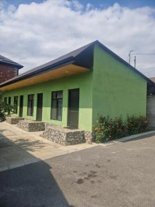 Το κτήριο όπου στεγάζεται  το ξενοδοχείο +2 φωτογραφίες