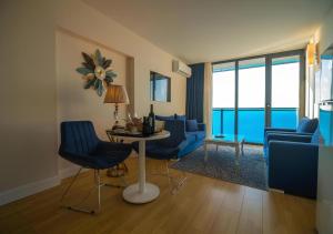 Χώρος καθιστικού στο Panorama Orbi City Aparthotel