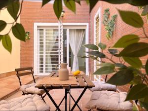 En balkon eller terrasse på Urban-Usera with Terrace in Madrid Chinatown