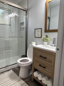 Koupelna v ubytování Cozy small ranch style house