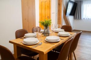 Televisyen dan/atau pusat hiburan di Špindl Lodge Apartments Self check-in & Sauna +93 gambar